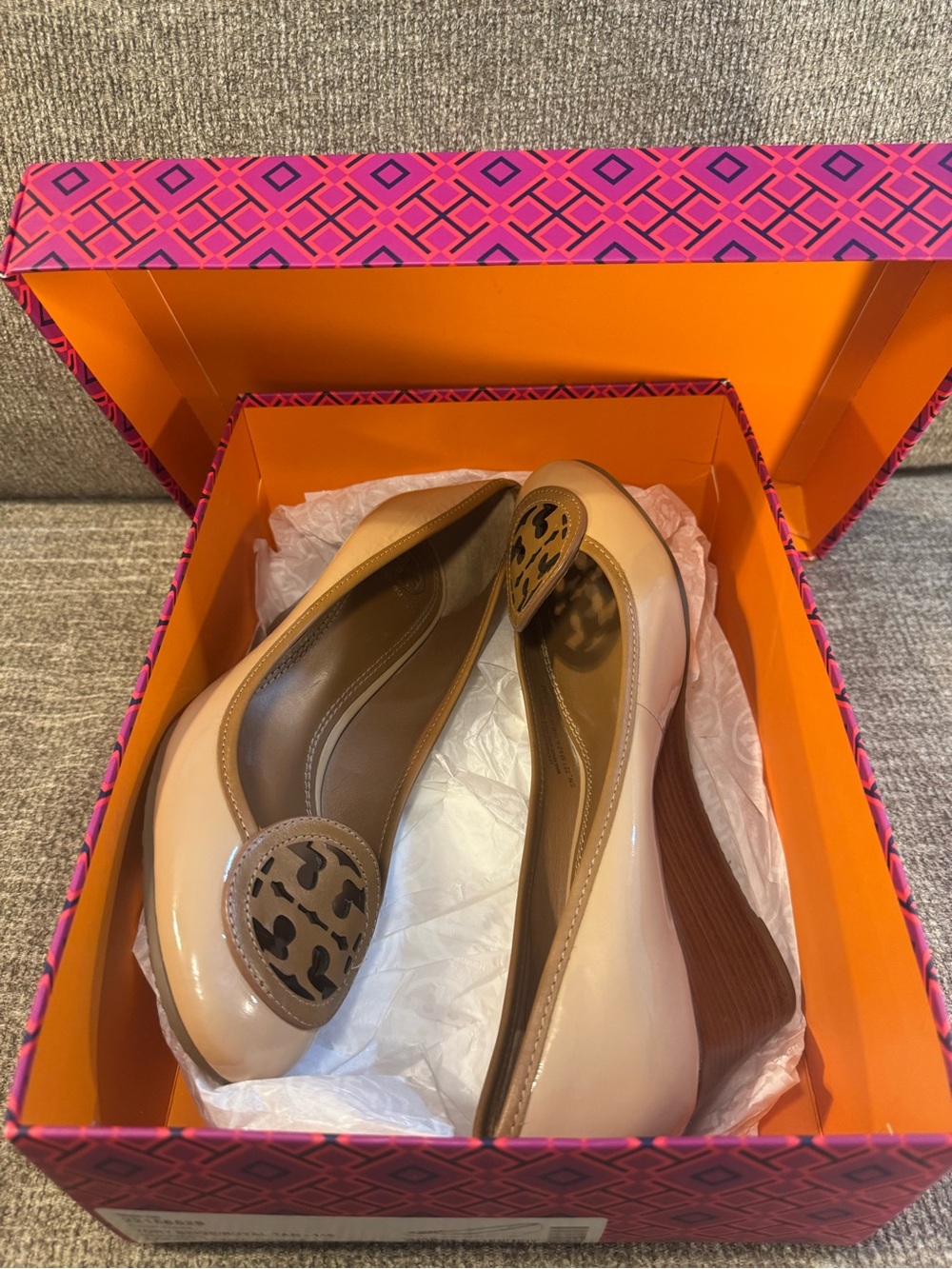 Tory Burch Louisa 60MM Pumps Beige/Tan Leather Stacked Wooded Wedge Size 8.5 - Picture 11 of 11